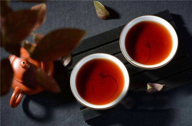 黑茶什么时间喝效果好？早上喝黑茶的好处！